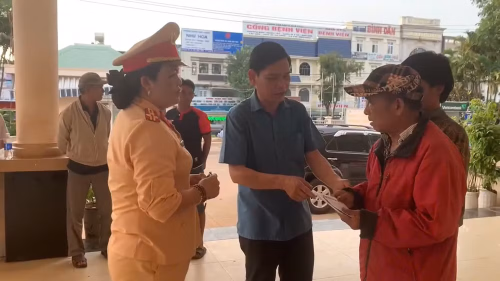 thong tin moi vu lat xe khach khien 18 nguoi bi thuong o gia lai hinh 2