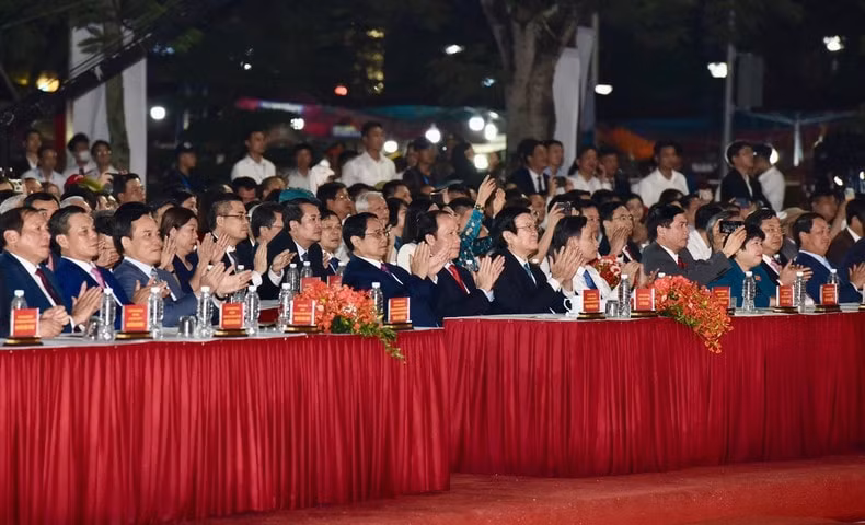 hap dan le hoi hoa phuong do 2023 hai phong toa sang mien cua bien hinh 1
