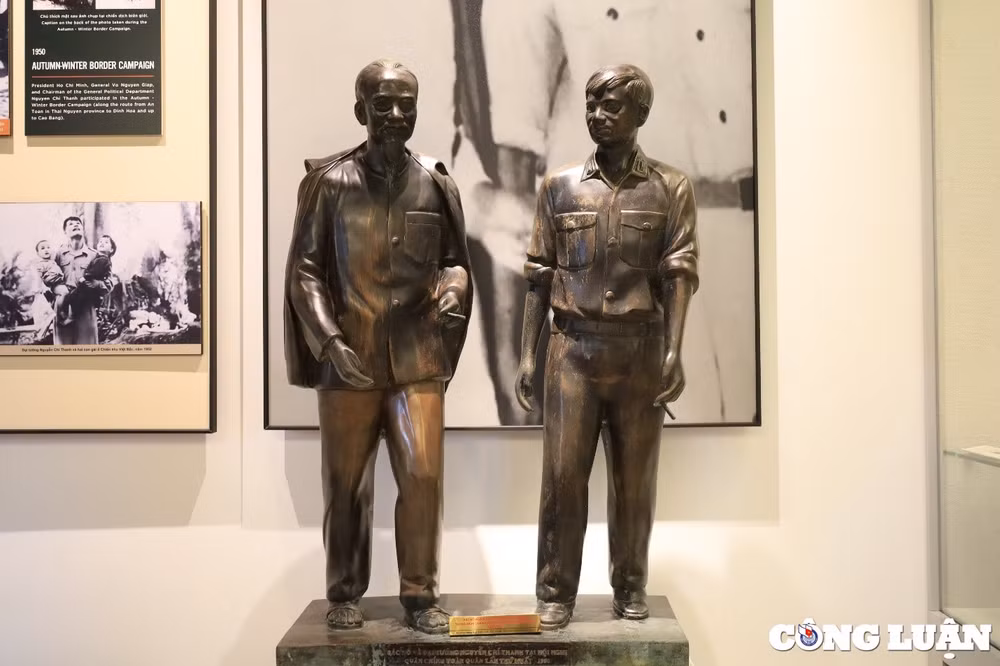 bao tang dai tuong nguyen chi thanh cuon su hao hung bang hien vat hinh 12