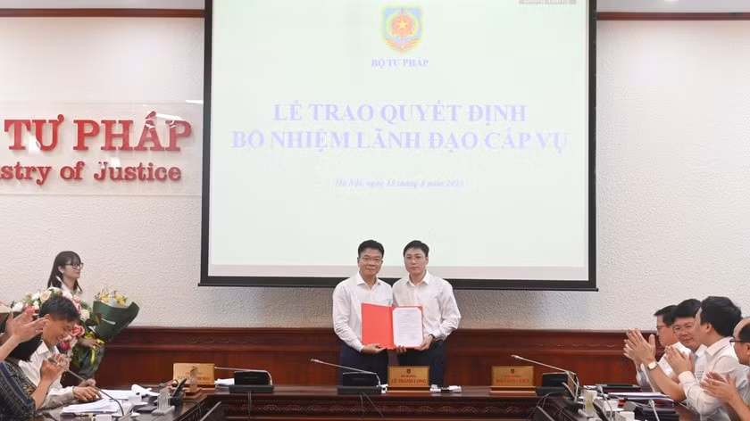 bo tu phap thong bao ve nguoi phat ngon va cung cap thong tin cho bao chi hinh 1