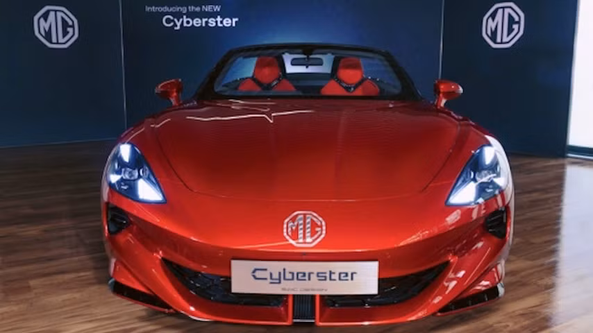 morris garages mg quay tro lai thi truong xe voi chiec mg cyberster hinh 2