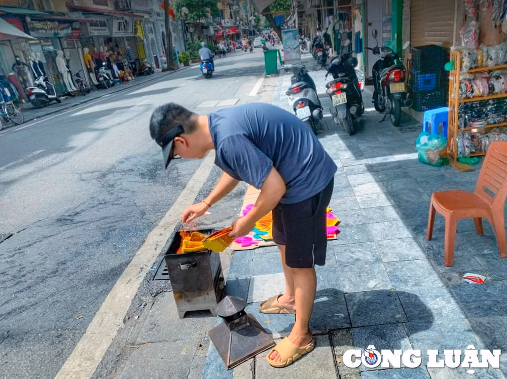 7 khuyen cao nguoi dan can luu y khi thap huong dot vang ma ram thang 7 hinh 1