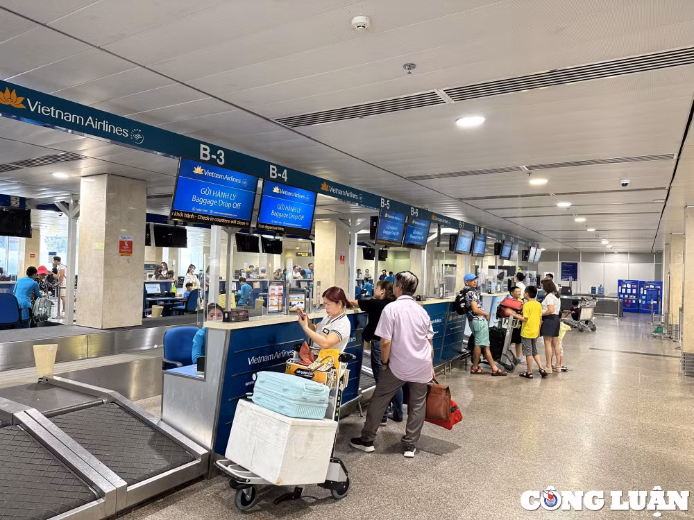 tp hcm san bay tan son nhat du kien don 130000 khach ngay cao diem dip le 2 9 hinh 1