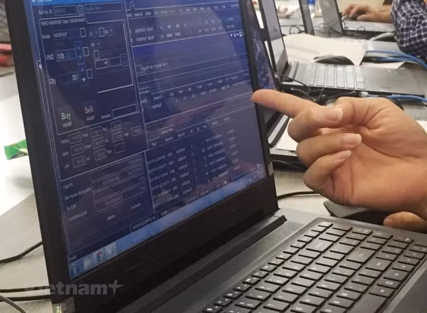 Hành vi thao túng chứng khoán sẽ bị phạt tiền gấp 10 lần khoản thu trái pháp luật đối với tổ chức và 5 lần khoản thu trái pháp luật đối với cá nhân. Ảnh minh họa