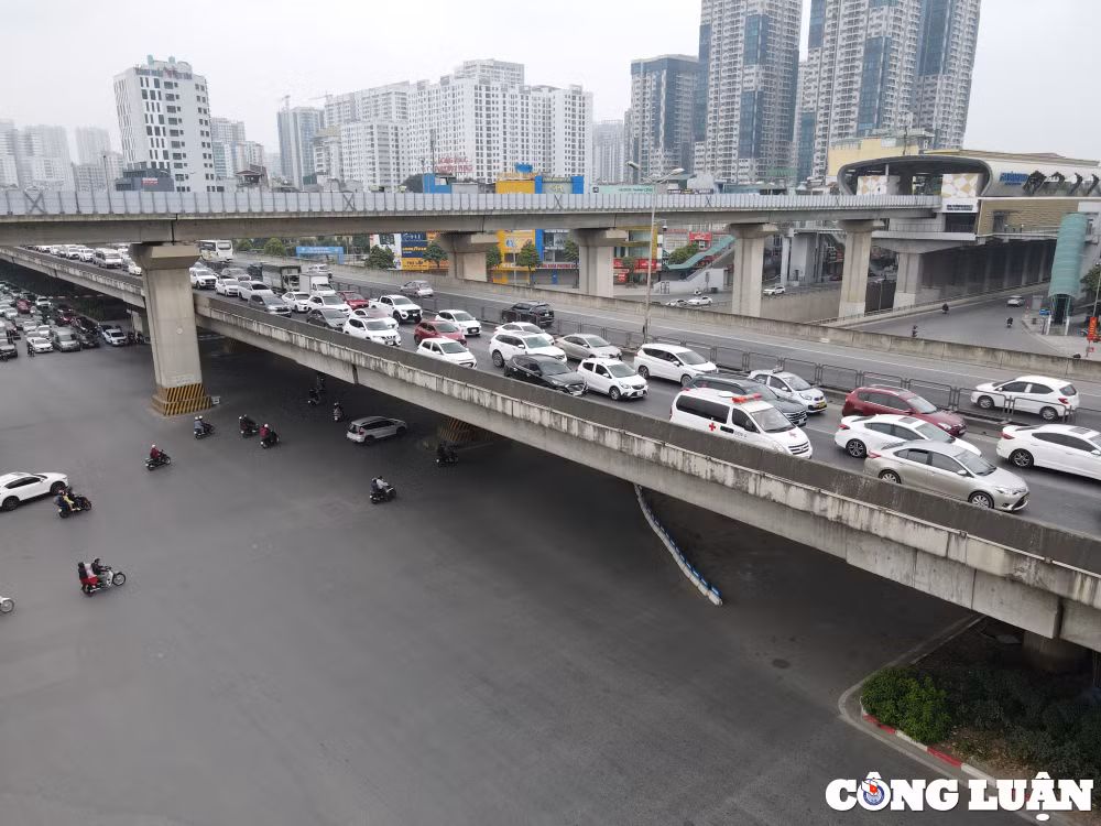 mung 2 tet tac duong cao toc phap van cau gie va vanh dai 3 tren cao hinh 6