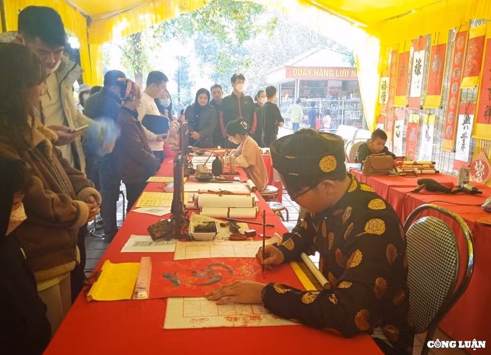 doc dao le hoi den hai ba trung hinh 3