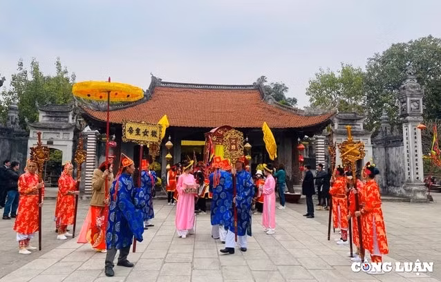 doc dao le hoi den hai ba trung hinh 1