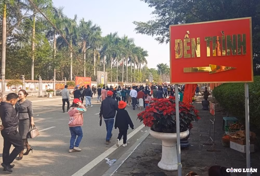 doc dao le hoi den hai ba trung hinh 7