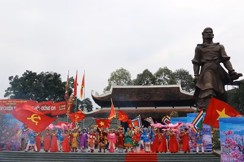 chuong trinh nghe thuat dat nuoc van mua xuan ky niem chien thang ngoc hoi dong da hinh 1