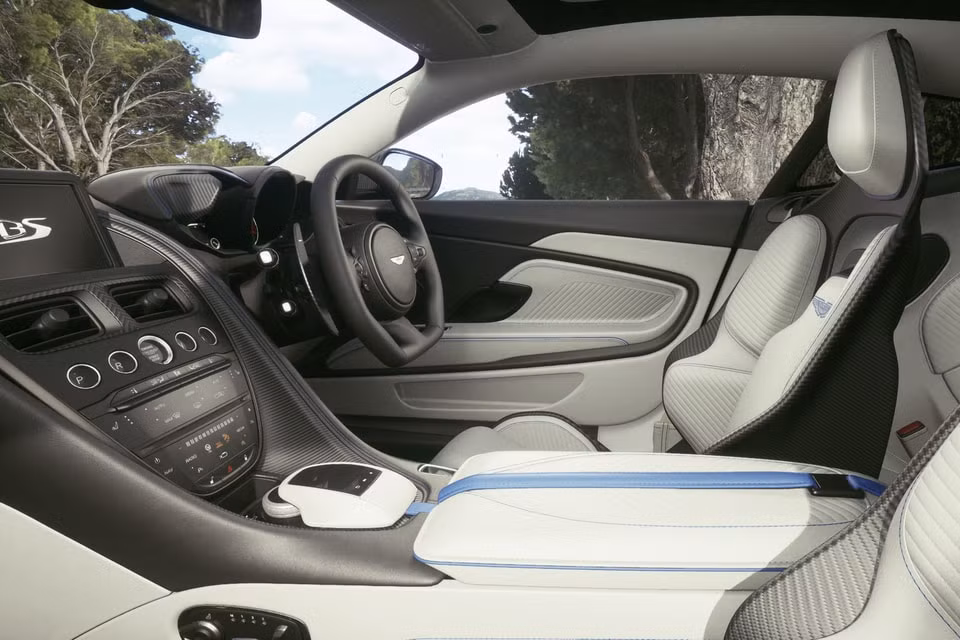 dbs 770 ultimate mau aston martin thuong mai manh nhat the gioi hinh 10
