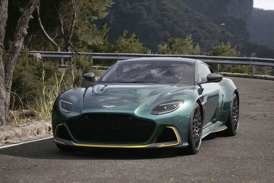 dbs 770 ultimate mau aston martin thuong mai manh nhat the gioi hinh 12