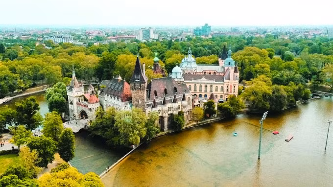 Hungary 1 (1)
