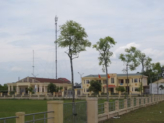 Trung tâm hành chính xã Việt Xuyên (huyện Thạch Hà) – Một trong 14 trung tâm hành chính khang trang, sắp tới chỉ sử dụng 6/14 Trung tâm cho đơn vị hành chính mới.