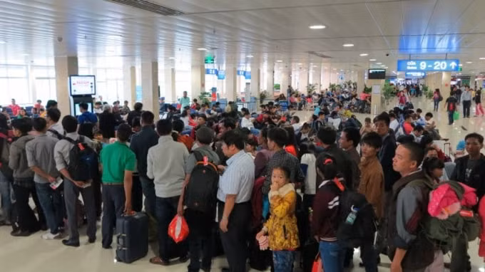 Để tránh tình trạng hết vé và giá tăng cao dịp gần Tết thì đặt vé sớm là điều cần thiết