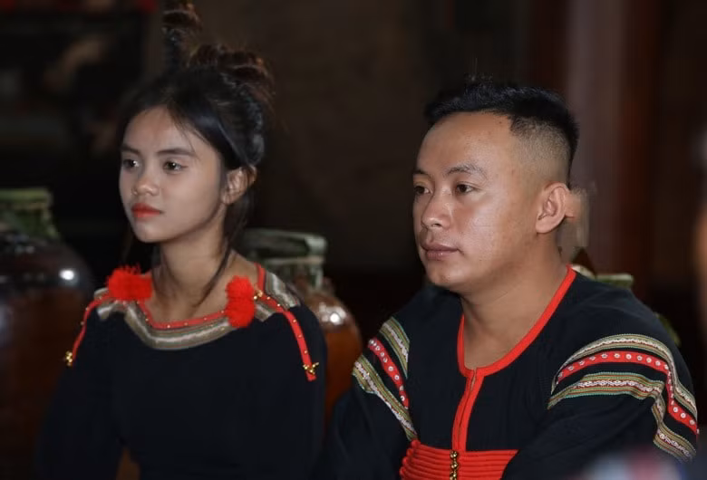 doc dao nghi thuc ruoc re cua nguoi ede hinh 1