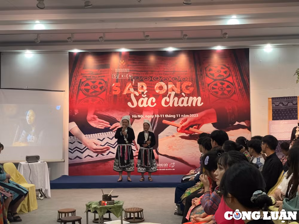 nghe nhan dan toc thieu so trinh dien ve sap ong sac cham hinh 2