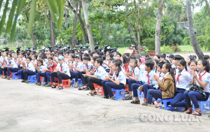 neu chua kiem soat duoc dich an giang chi day truc tuyen cho khoi 9 va 12 hinh 1