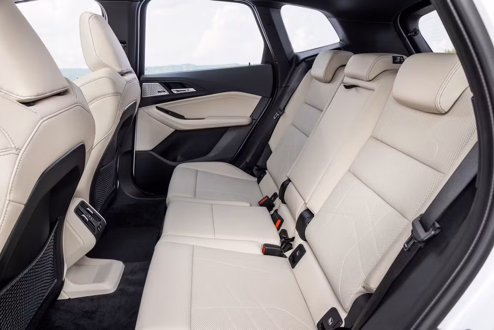 bmw 2 series active tourer the he thu 2 duoc trang bi luoi tan nhiet co lon hinh 7