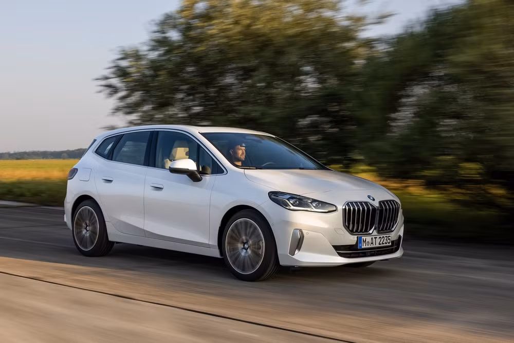bmw 2 series active tourer the he thu 2 duoc trang bi luoi tan nhiet co lon hinh 8
