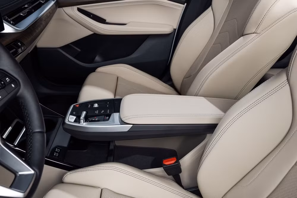 bmw 2 series active tourer the he thu 2 duoc trang bi luoi tan nhiet co lon hinh 5