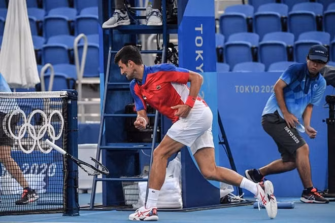 novak djokovic bi chi trich vi dap vot o the van hoi olympic tokyo hinh 1