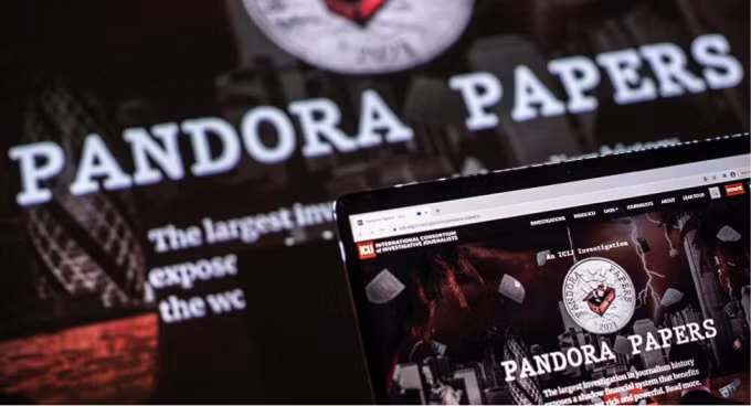 gioi tinh hoa chau a bi neu ten trong ho so pandora hinh 1