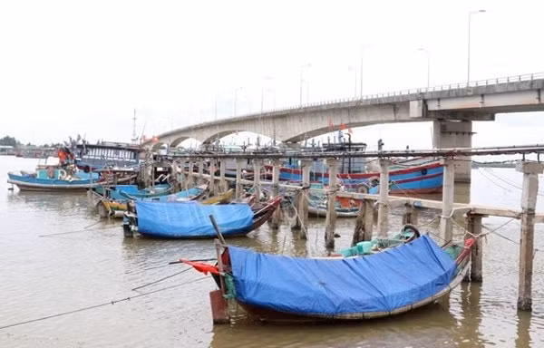 cac tinh tu thanh hoa den phu yen va khu vuc tay nguyen chu dong ung pho voi bao lu hinh 1