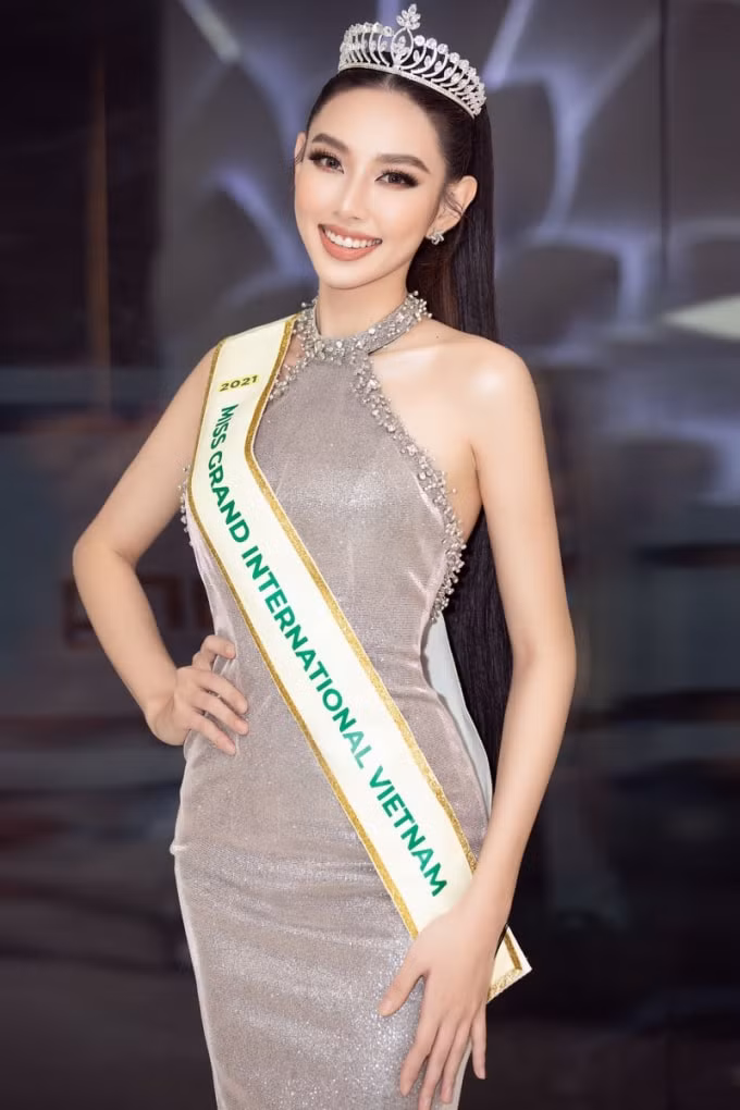 thuy tien he lo thiet ke dam da hoi cho ban ket miss grand international 2021 hinh 1