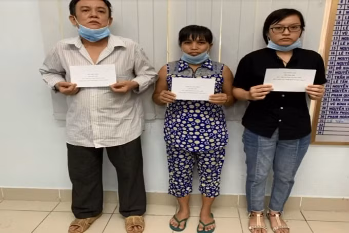 tp hcm khoi to 3 doi tuong hanh hung nhan vien y te o quan 8 hinh 1