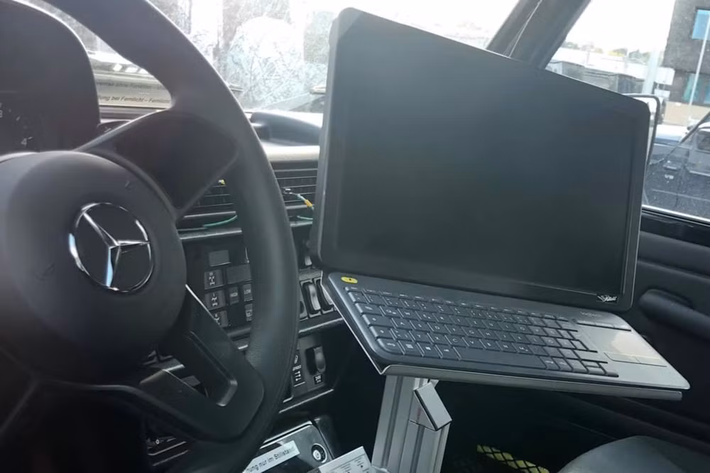 kham pha mau xe mercedes benz g class phien ban dac biet danh cho quan doi hinh 13