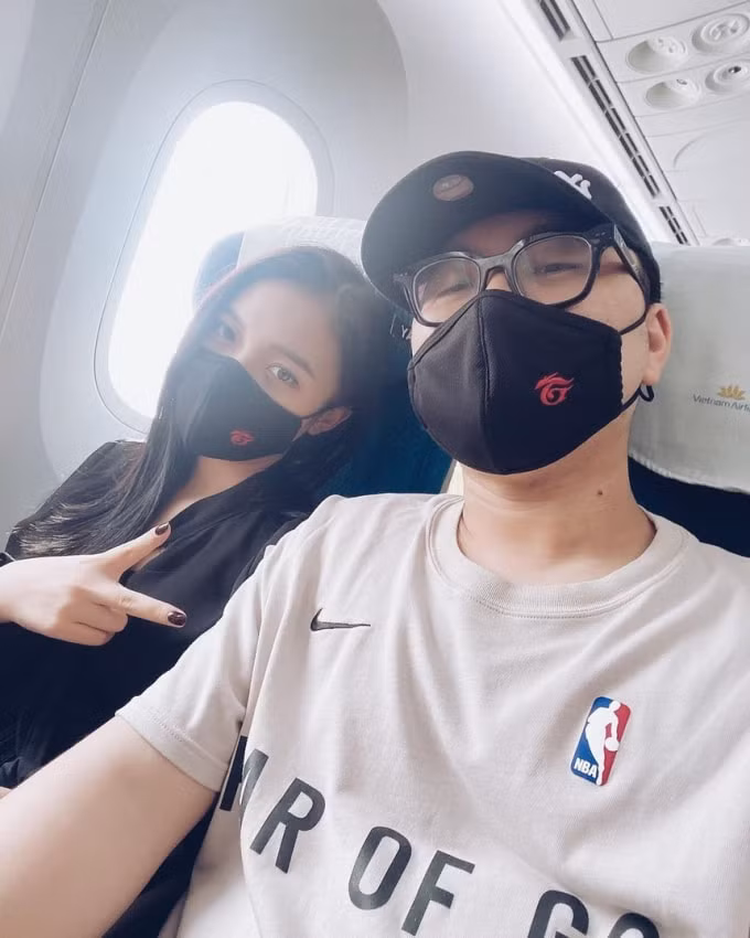 mc quoc dan cua lien quan bat ngo cong khai ban trai hinh 2