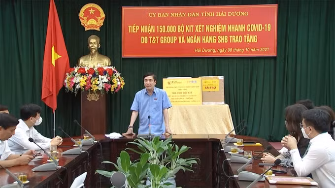 trao tang tinh hai duong 150000 bo kit xet nghiem nhanh covid 19 hinh 1