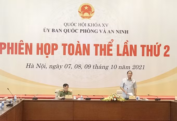pho chu tich quoc hoi tran quang phuong chu tri hop tham tra du an luat canh sat co dong hinh 1