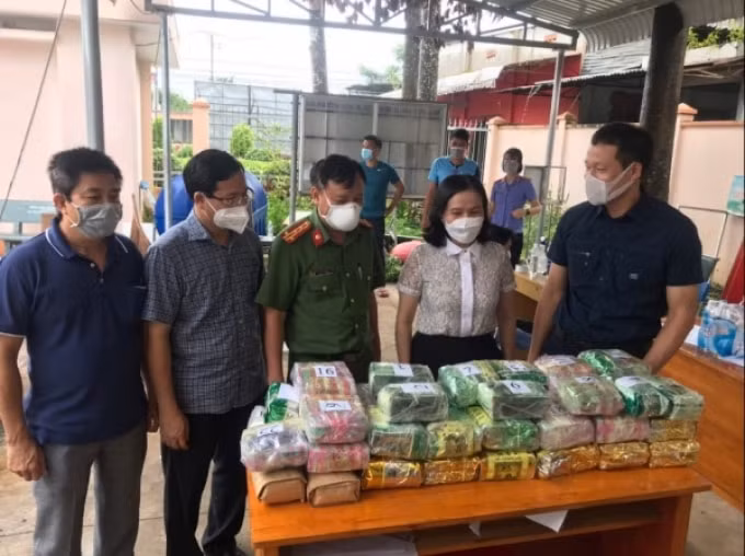 bo cong an gui thu khen cong an dong nai pha duong day ma tuy nup bong xe luong xanh hinh 1