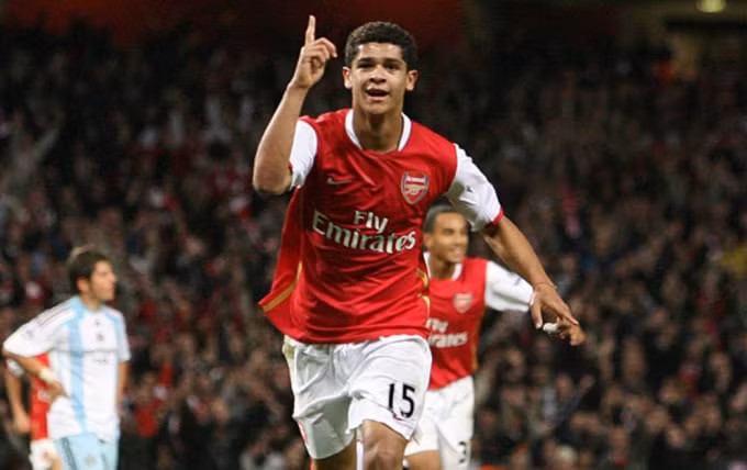 ha noi fc gay soc thanh ly 3 ngoai binh chieu mo cuu sao arsenal hinh 2