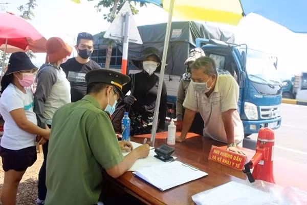 quang nam noi long di lai doi voi nguoi den tu vung xanh hinh 1