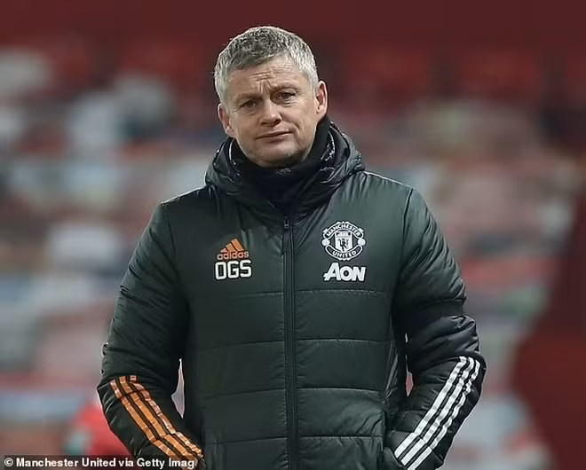 co dong vien doi sa thai hlv solskjaer vi loai ronaldo khoi doi hinh xuat phat hinh 1