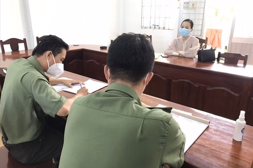 phu quoc trieu tap nguoi phu nu dang tin sai su that ve phong chong dich covid 19 hinh 1