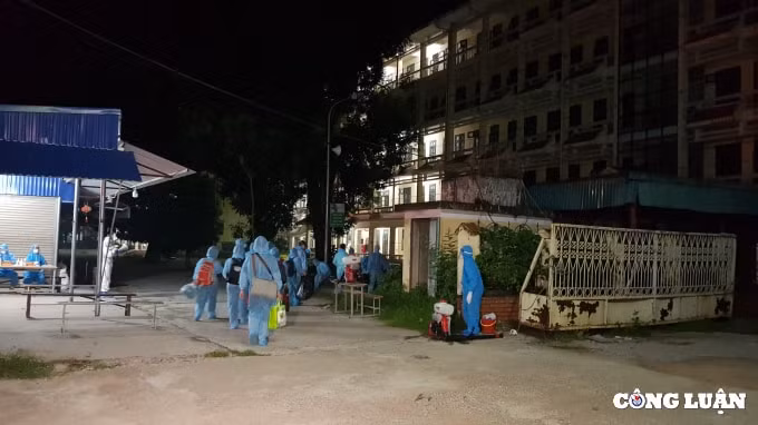 dua hon 100 f1 tai o dich bv viet duc di cach li tap trung ngay trong dem hinh 23