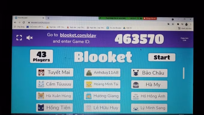 hoc online mua dich tre nho khong hieu bai phu huynh met moi vi phai ke ke sat ben hinh 2