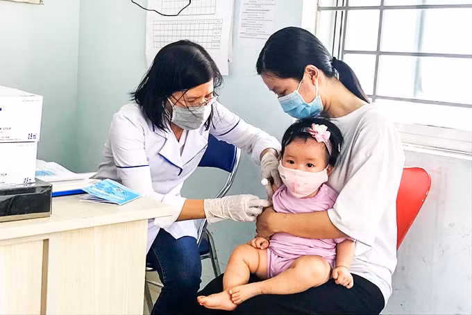 chu tich tp hcm phan van mai se hoan thien ke hoach phong chong dich gan voi phuc hoi kinh te hinh 2
