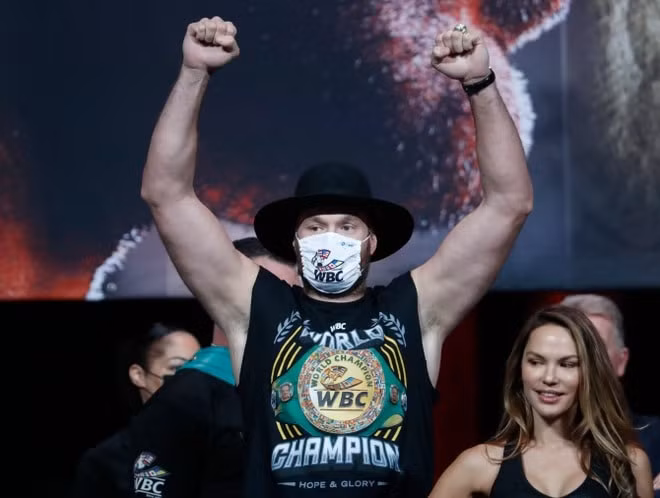 nha vo dich hang nang fury tai dau lan ba voi deontay wilder hinh 3