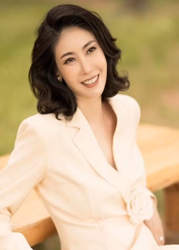 4 hoa hau trong hoi dong giam khao cham miss world vietnam 2021 hinh 1