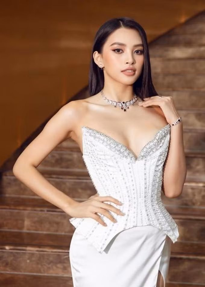 4 hoa hau trong hoi dong giam khao cham miss world vietnam 2021 hinh 3