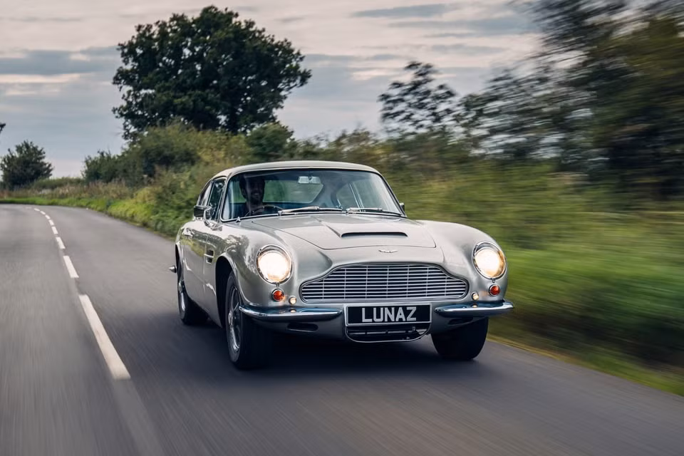 chiec aston martin bd6 co duoc phuc che thanh oto dien co gia trieu do hinh 1