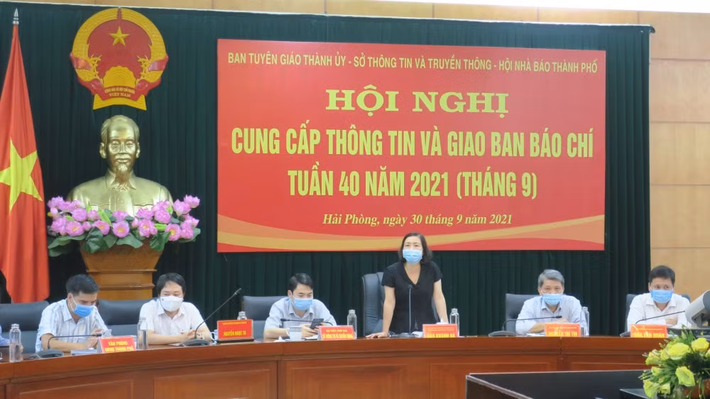 hai phong chu dong kip thoi minh bach trong cong tac cung cap thong tin cho bao chi hinh 1