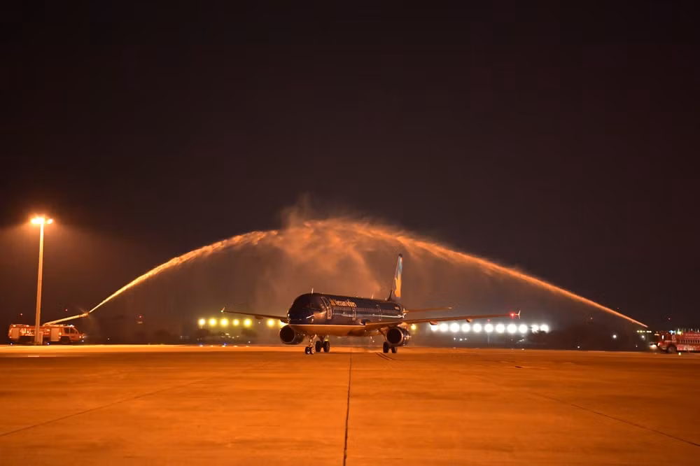 vietnam airlines khai truong duong bay da nang don muong hinh 6