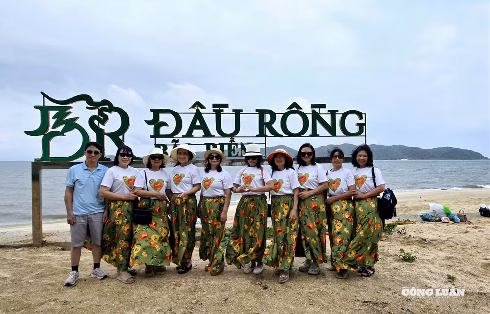 anh-1-quang-ninh-hut-khach-3-ngay-nghi-le.jpg