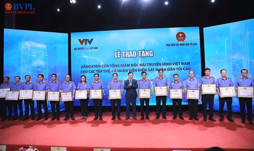 tang-bang-khen-cua-vtv-1.jpg