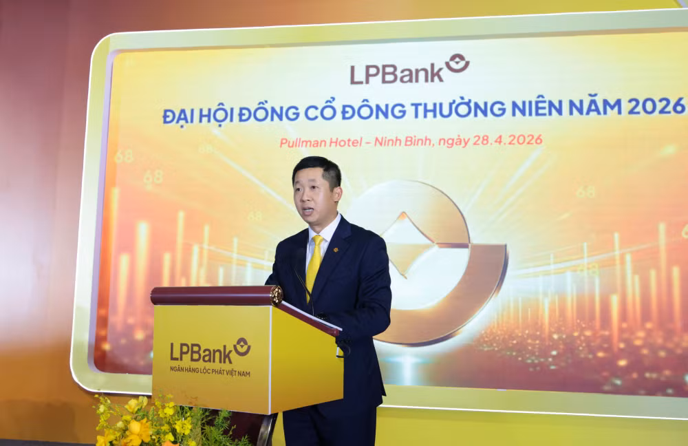 Anh Tong Giam doc trinh bay To trinh